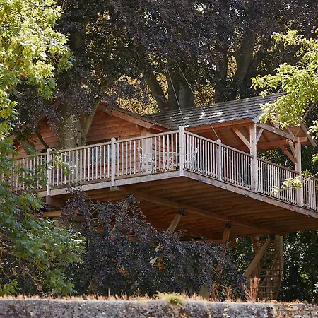 Chateau D'audrieu Hotel 5*