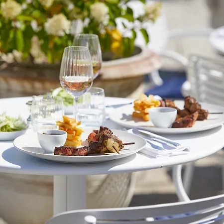 Hotel Chateau D'audrieu 5*