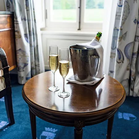 Chateau D'audrieu Hotel 5*