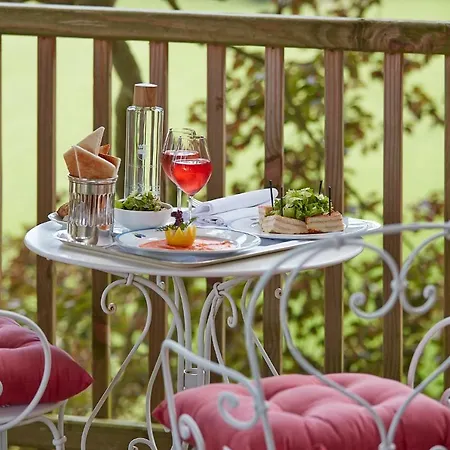 Chateau D'audrieu Hotel