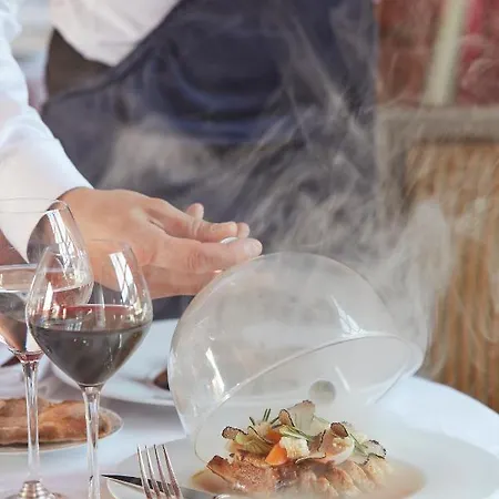 Chateau D'audrieu Hotel 5*
